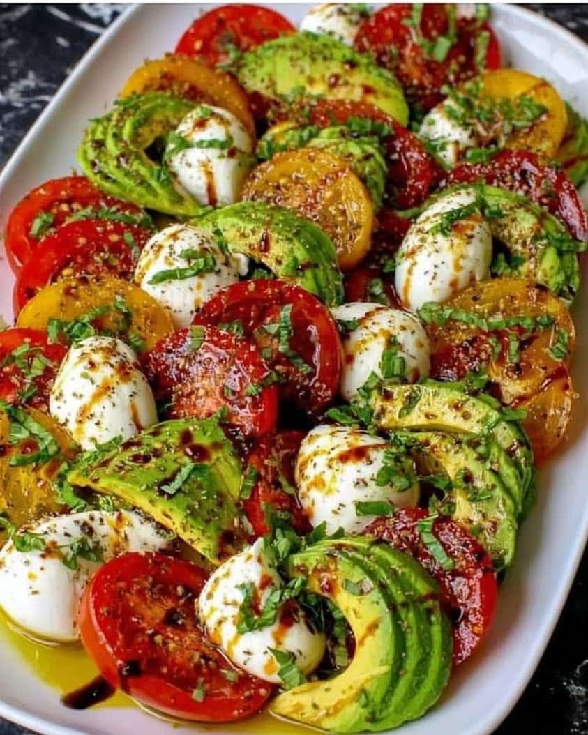 Cheesy Avocado Caprese Platter: A Creamy Twist on a Classic 1 Cheesy Avocado Caprese Platter 1