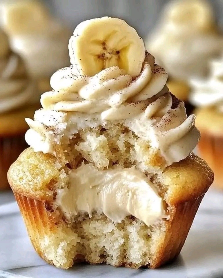 Banana Cream Cheese Cupcakes Recipe – Easy Moist Delicious 💛🍌