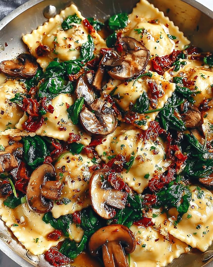 Cheesy Ravioli with Spinach Mushrooms and Sun Dried Tomatoes 1
