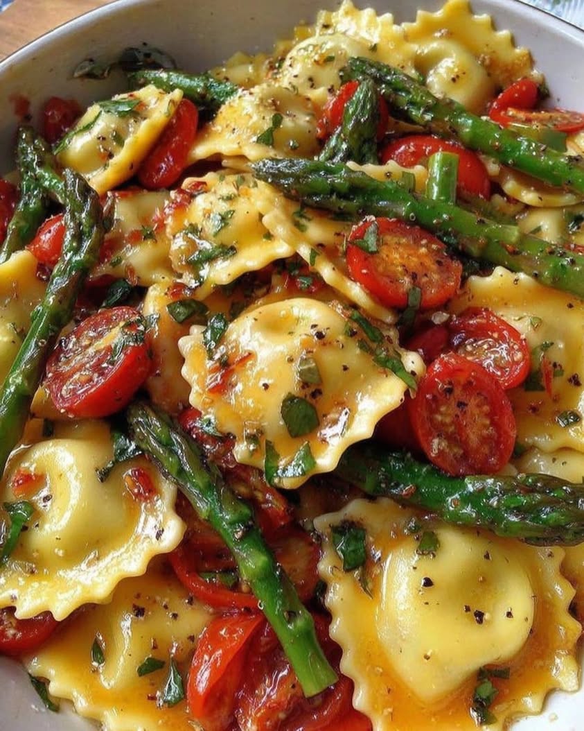 Ravioli with Tomatoes Asparagus Garlic and Herbs 2