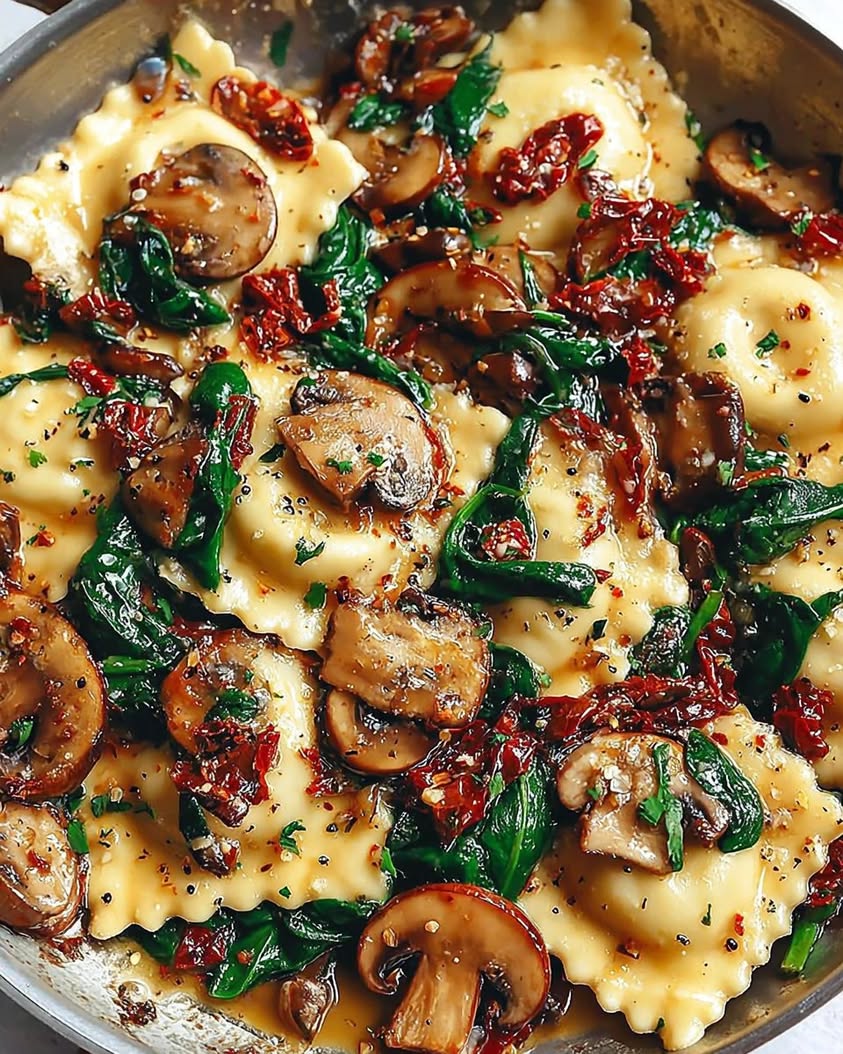 Cheesy Ravioli with Spinach, Mushrooms, and Sun-Dried Tomatoes 6 Cheesy Ravioli with Spinach Mushrooms and Sun Dried Tomatoes