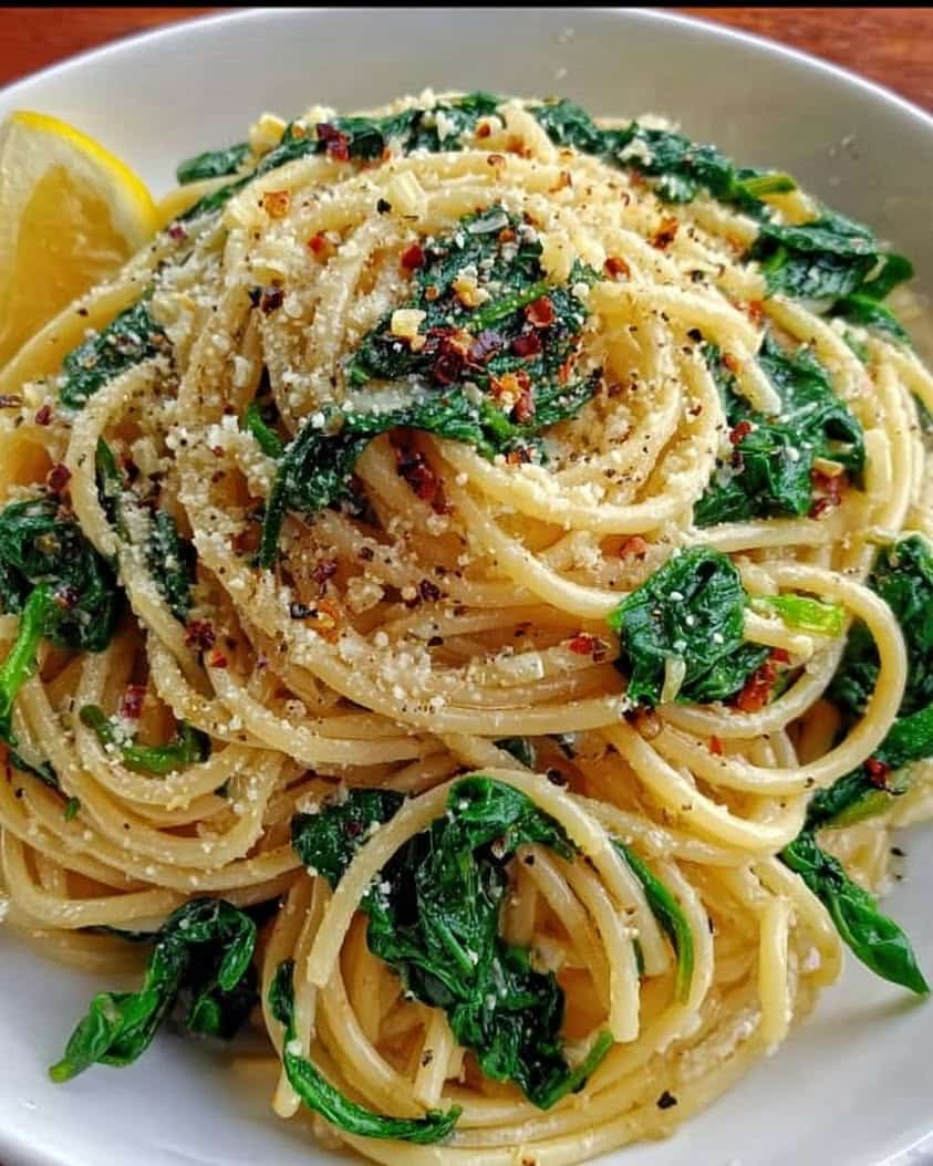 Spaghetti with Garlic Spinach